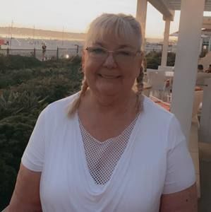 Meet your Posher, Evelyn